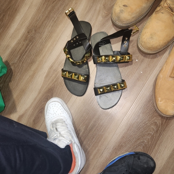 Shoes - Picture 2 of 11